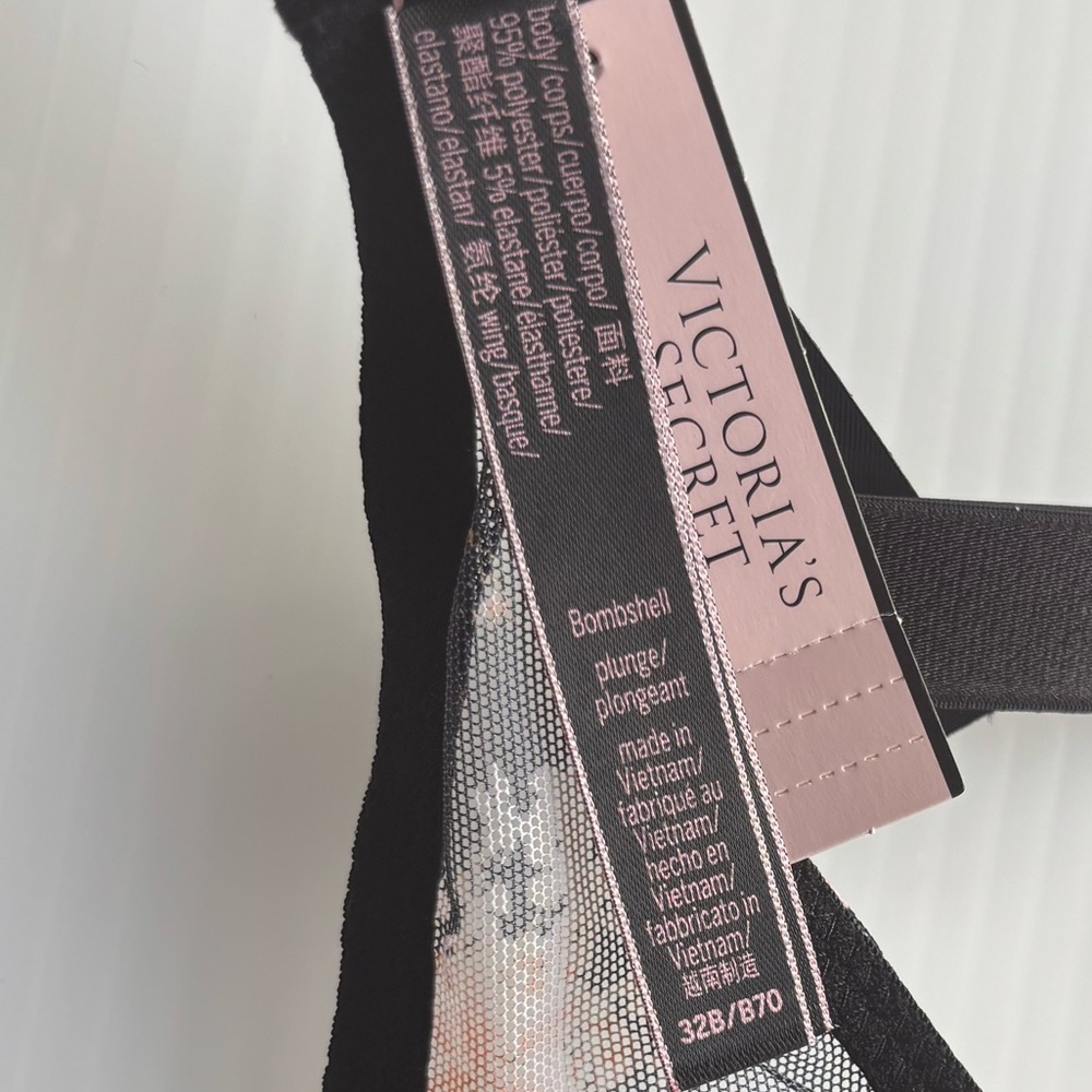 Victoria's Secret Bombshell Push Up Bra - Picture 10 of 11
